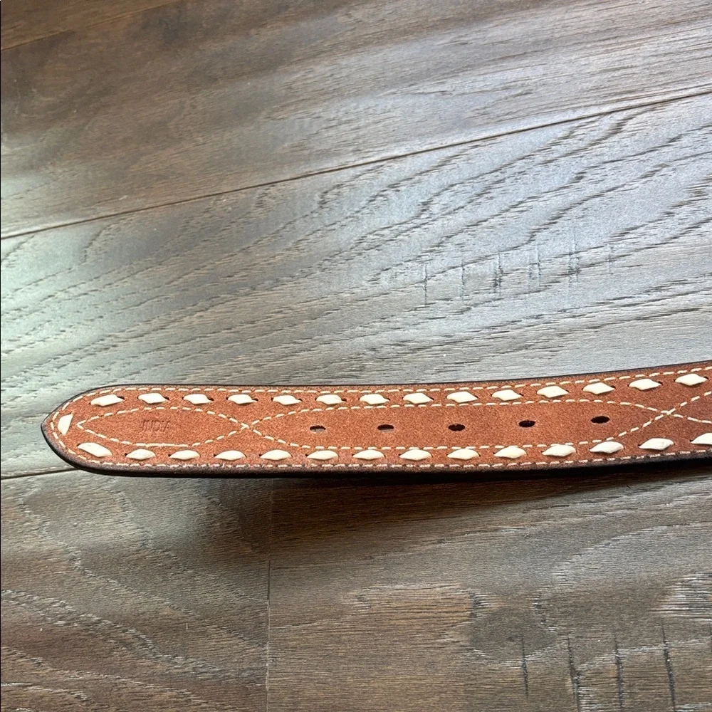 3D Belt Company Genuine Leather, white buck stitched embossed silvertone buckle
